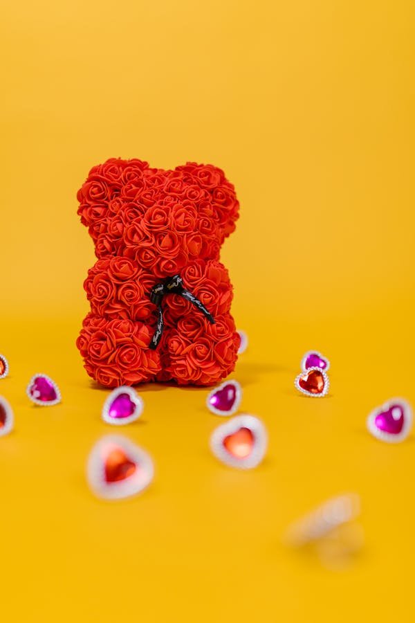 L'ours en rose blanche : une douce promesse d'amour